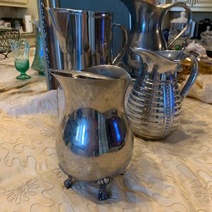 4 Beverage Pitches 2 Quarts